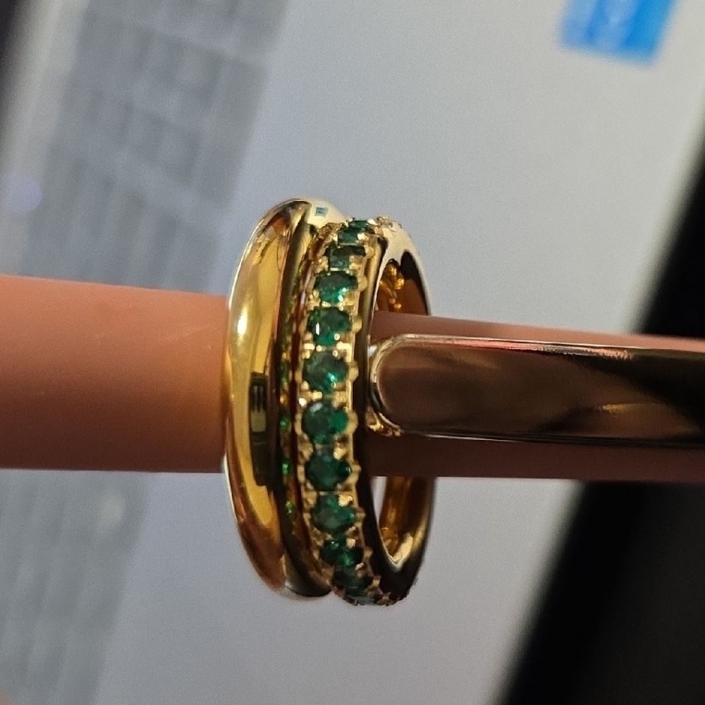 Trendy 18K Gold Plated Stainless Steel and Green Stone Linked Ring - Picture 2 of 4